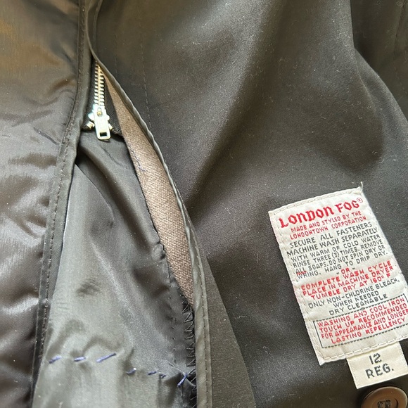 Double-breasted trench coat with zippered Thinsulate lining - Picture 6 of 7